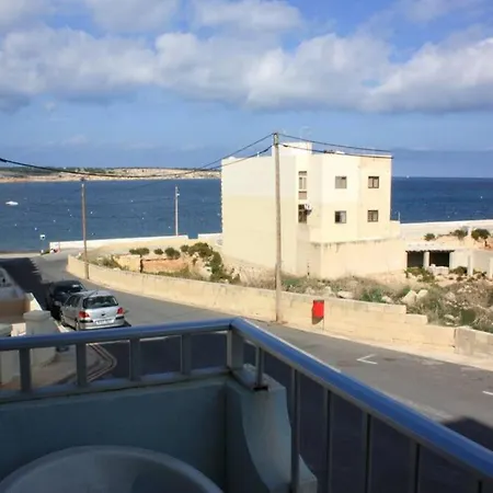 Fiesta Apartment Seaview Mellieha Exterior photo
